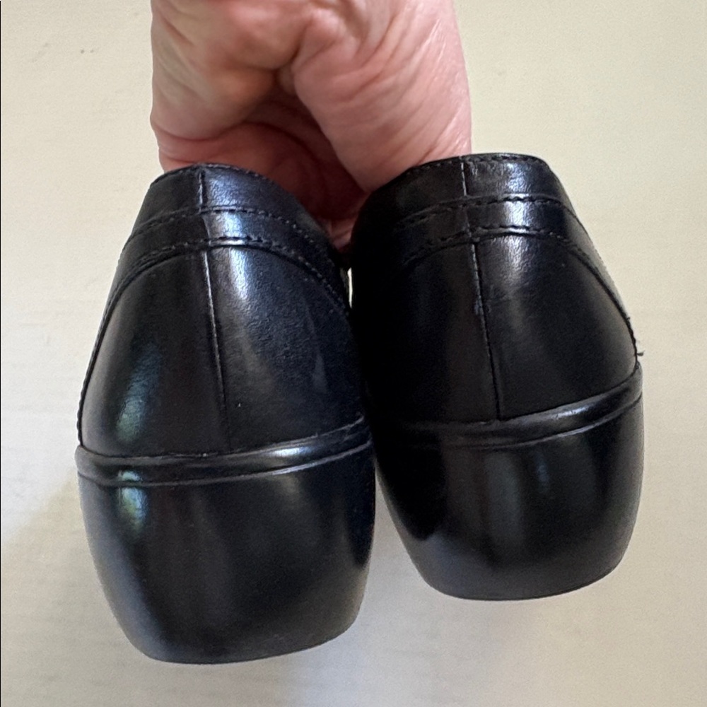 Clarks Blackberry Leather Slip On Loafers Black Casual Women’s 10 - Picture 6 of 8